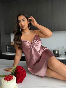 SilkySpell Nuisette en soie simulée avec nœud et plis devant, pour grandes tailles