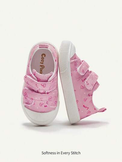 Cozy Pixies 1雙女童粉色心形和字母設計靈巧舒適的運動鞋,適合日常運動和旅行（隨機圖案）