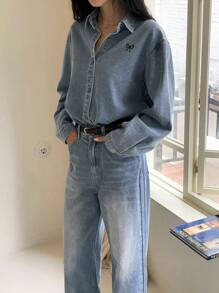 DAZY 女士蝴蝶结刺绣落肩休闲牛仔衬衫，秋季服装，牛仔外套长袖女式 - 藍色 - 查看 5