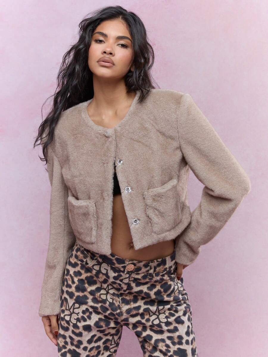 MISSGUIDED Fluffy Buttoned Long Sleeves Short Jacket With Pockets Winter Wear - Khaki - View 1
