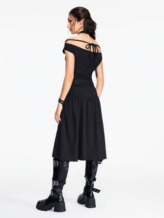 Grunge Punk Sexy Damen Kleid mit Carmen-Ausschnitt, rückenfreier Drapierung, asymmetrischem Saum, Herzform-Strass-Verzierung an der Taille und figurbetontem A-Linie Schnitt