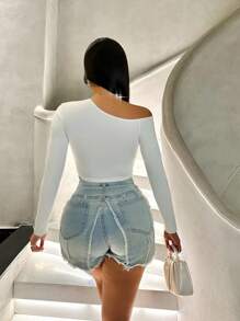 Zolique 女式性感不对称斜肩前镂空设计T恤 - 白色 - 查看 2