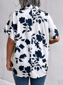 SHEIN CURVE+ Women's Casual Woven Printed V-Neck Roll-Up Sleeve Plus Size Loose Blouse, Summer