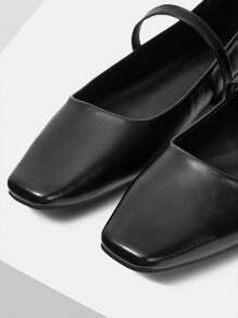 MOTF PREMIUM 舒适简约百搭通勤玛丽珍平底鞋，适合女士、女巫、新年假期、情人节 - 黑色 - 查看 3