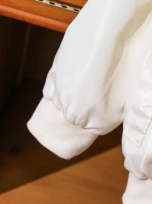SHEIN 年轻男孩字母刺绣拉链口袋休闲长袖夹克 - 杏色 - 查看 7