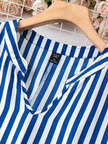 Đầm ngắn tay cổ chữ V kẻ sọc và in họa tiết cỡ lớn dành cho nữ, thích hợp cho mùa hè. Đầm ngắn tay cổ khoét in hình trái tim, kiểu dáng thường ngày đa năng, đầm hình trái tim, đầm cài nút, trang phục mùa hè, đầm chấm bi, đầm đen, đầm thường ngày dành cho nữ, đầm ngày Valentine. - Màu xanh lam - Xem 3