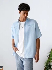 Manfinity RebelGame 男士夏季純色短袖休閒上班襯衫 - 藍色 - 查看 4