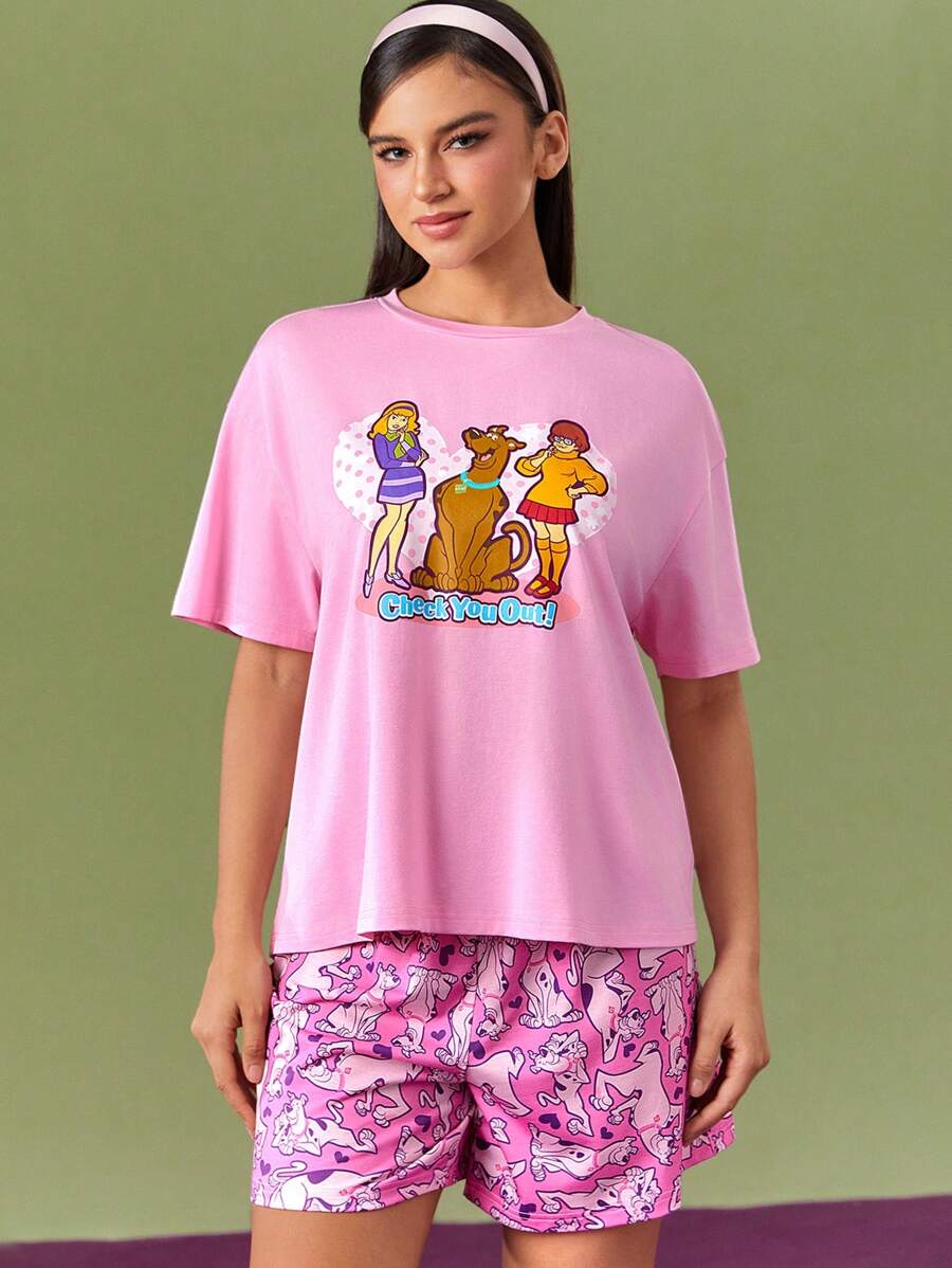 SCOOBY-DOO X SHEIN Conjunto de ropa para el hogar para mujer con camiseta de corte holgado y pantalones cortos impresos con letras de dibujos animados, para verano - Rosa - Ver 1