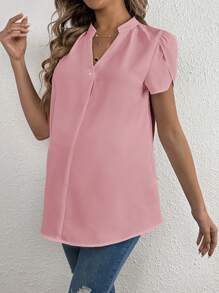 SHEIN Camisa de maternidade de manga curta com decote em V e cor sólida para o verão