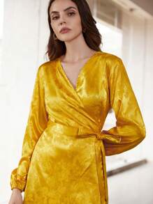 Aveloria Modichic 缎面提花 V 领长袖连衣裙 - 黃色 - 查看 7