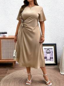 SHEIN Clasi Robe d'été grande taille élégante unie plissée avec décoration de fleurs 3D - Kaki - Voir 7