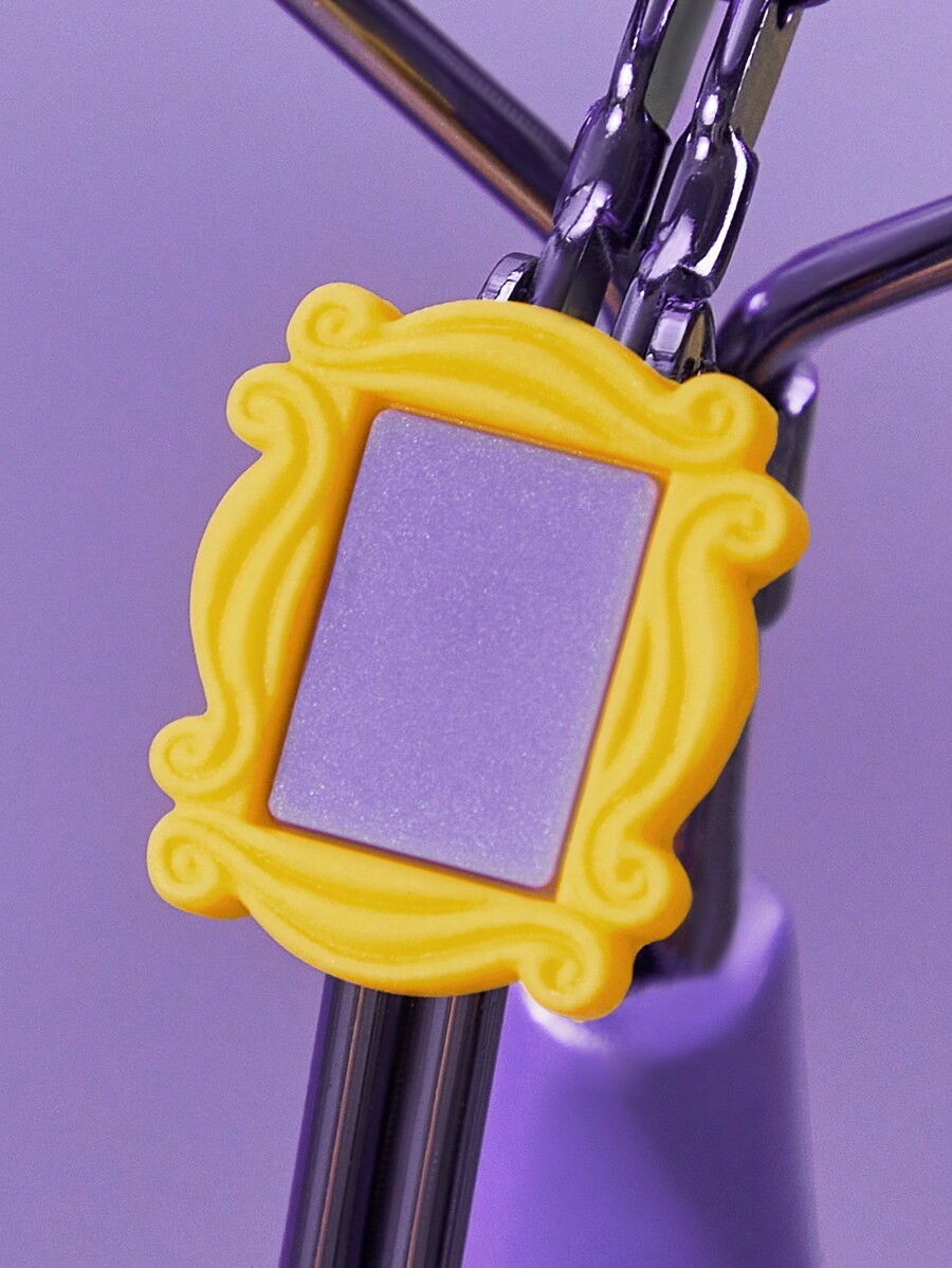 FRIENDS X SHEIN Single Piece Alphabet Frame Pattern Eyelash Curler