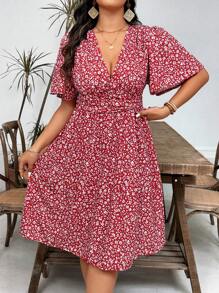 SHEIN LUNE Plus Size Floral Ruched Waist Casual Vacation Dress - Burgundy - View 5