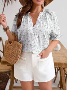 SHEIN Frenchy Plus Size Women's Summer Vacation Ditsy Floral Frill Trim V-Neck Puff Sleeve Blouse - Green - View 5