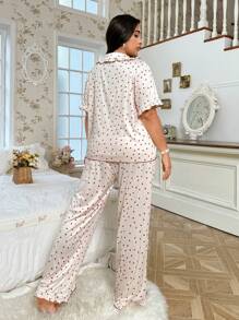 طقم بيجامة كبير الحجم بياقة وحافة ذات كشكشة بنمط قلب - بيج - مشاهدة 2