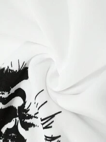 Manfinity LEGND Men's Minimalist Animal Print Crew Neck Sweatshirt - White - View 8