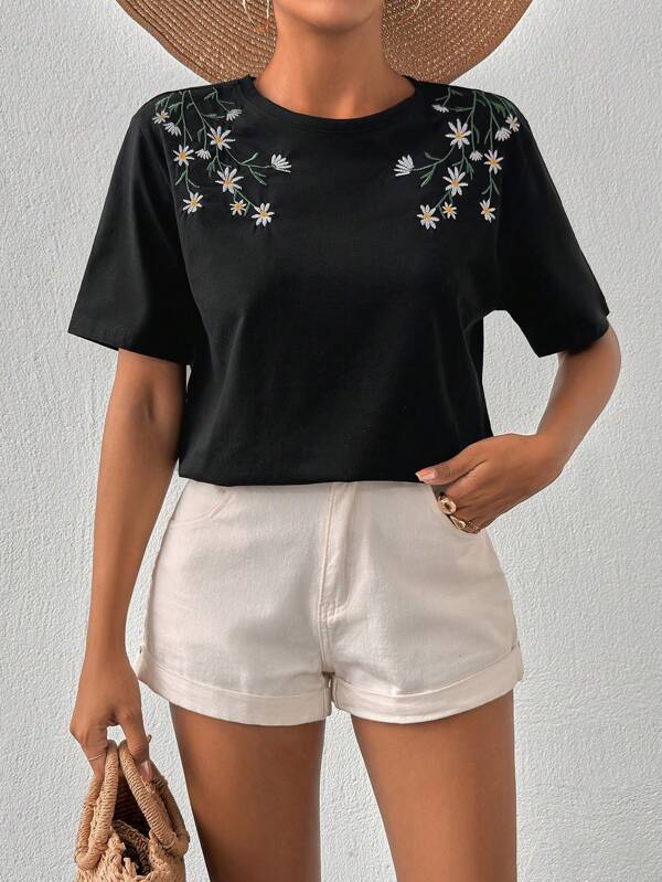 Cottnline T-Shirt With Flower Embroidery At Shoulder, Round Collar