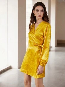 Aveloria Modichic 缎面提花 V 领长袖连衣裙 - 黃色 - 查看 2