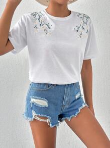 EURMUSE T-Shirt With Flower Embroidery At Shoulder, Round Collar - White - View 4