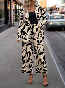 SHEIN Clasi Bộ 2 chiếc áo sơ mi và quần dài in hình cây thông thường dành cho nữ, thích hợp cho mùa thu đông - Màu be - Xem 1