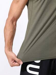 Manfinity Athleisure Boyfriend Style Men's Casual Letter Print Round Neck Sports Vest Back To School