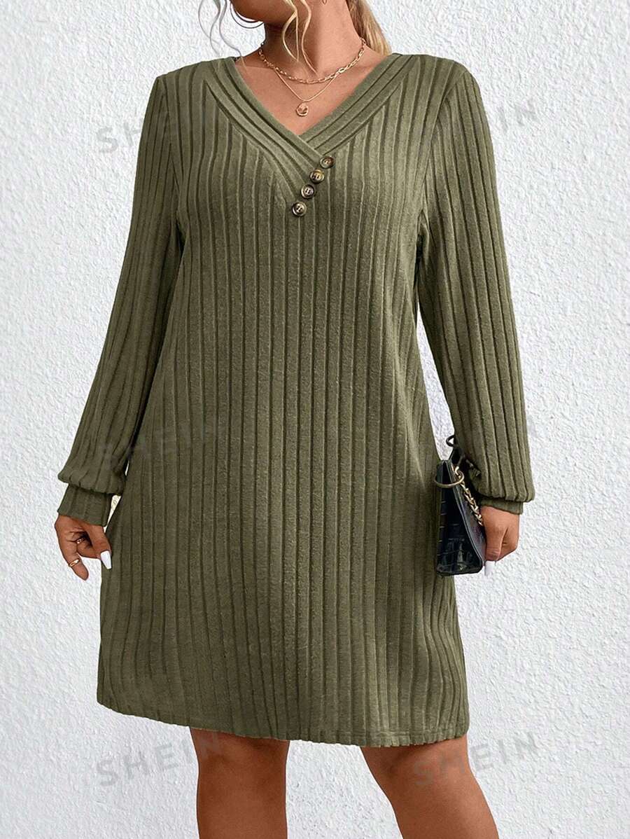 Vestido casual corto de manga larga con cuello en V acanalado de color liso para tallas grandes