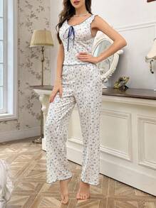 CottageSlumber Bộ đồ ngủ 2 món gồm áo ba lỗ xếp ly họa tiết hoa và quần dài họa tiết tương phản cho mùa lễ hội - Màu be - Xem 6