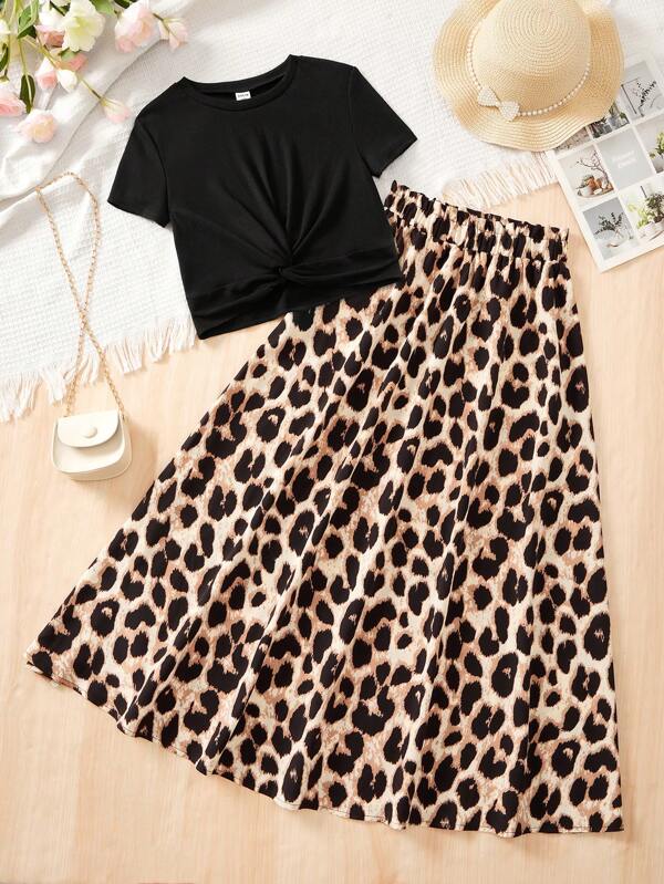 SHEIN Conjunto de dos piezas con camiseta de manga corta con cuello redondo y falda larga con estampado de leopardo elegante para niña preadolescente
