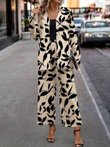 SHEIN Clasi Bộ 2 chiếc áo sơ mi và quần dài in hình cây thông thường dành cho nữ, thích hợp cho mùa thu đông - Màu be - Xem 5