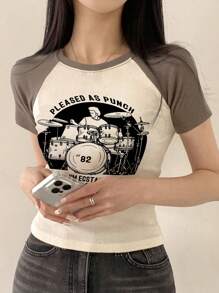 DAZY 女士休闲拼色人物与字母印花修身 T 恤，夏季