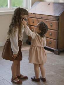 SHEIN Vintaside Kids 2pcs Baby Girl Embroidered Romper & Overall Dress Set, Spring & Fall - Khaki - View 5