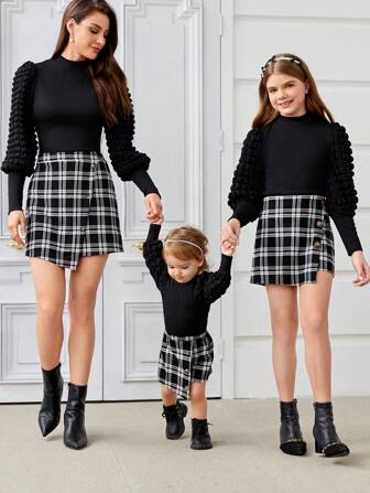 SHEIN Baby Mädchen übereinstimmendes Mutter-Tochter gestricktes Patchwork Rüschen Langarm-Top und asymmetrischer karierter Rock Set, süß & elegant für Lässig Ausflüge, Party