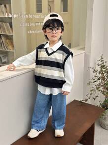 SHEIN 3 Stücke Kleine Jungen lässiger College-Stil, bequem, stilvoll, einfach, Koreanische lockere Passform, praktisch, All-Match, dicke Weste und langärmeliges Hemd mit Kragen, Kurzarm Hemd und lange Hose, geeignet für den täglichen Gebrauch, Schule, Reise, Sport, Herbst und Winter Jahreszeiten