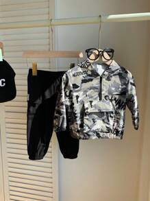 SHEIN 2 piezas Conjunto de chaqueta con capucha y pantalón de chándal con estampado de letras y camuflaje de color contrastante para niño bebé, casual y deportivo, primavera otoño invierno - Multicolor - Ver 3