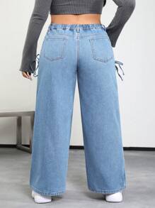 SHEIN CURVE+ 大码女式喇叭宽松牛仔裤，配侧系带孔眼细节 - 淺色水洗藍 - 查看 2