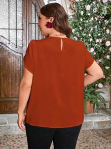 Reflora Blusa elegante de talla grande para mujer con cuello redondo, manga de pétalo, empalmado de encaje y unicolor para uso casual de negocios en verano - Óxido marrón - Ver 2