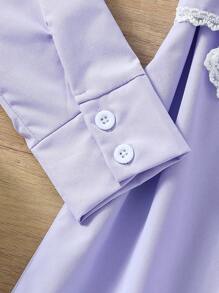 Vestido feminino de manga comprida com cinto e bainha com babados