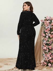 Elegant Plus-Size Evening Gown With Heart-Shaped Neckline & Long Sleeves | Curve-Hugging Mermaid Hem Dress For Formal Events | Luxurious Sparkling Embellishments, Structured Silhouette | Perfect For Galas, Black-Tie Weddings, Charity Fundraisers, Red Carpet Affairs, And High-End Dinner Parties,Party Dress,Wedding Guest