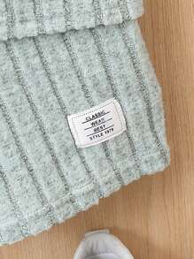 SHEIN 2pcs Young Boy Casual All-Match Textured Jersey Tee And Shorts Set. Suitable For Summer, Classic Versatile. The Textured Jersey Knit With Car Decoration Adds Details To The Garment, Paired With The Woven Label Design, Making The Overall Style More Stylish And Fashionable. The Decorative Woven Label Adds A Unique Design Element To The Garment, Showcasing Personalized And Taste. The Textured Jersey Technique Adds Texture And Layering To The Garment, Allowing The Children To Showcase Their Distinctive Fashionable Style When Wearing It., Holiday, Summer, Travel - Green - View 6