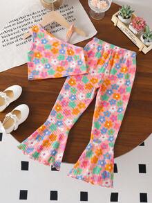 SHEIN Set de 2 piezas para niñas jóvenes con top casual con estampado de flores y pantalones acampanados - Multicolor - Ver 2