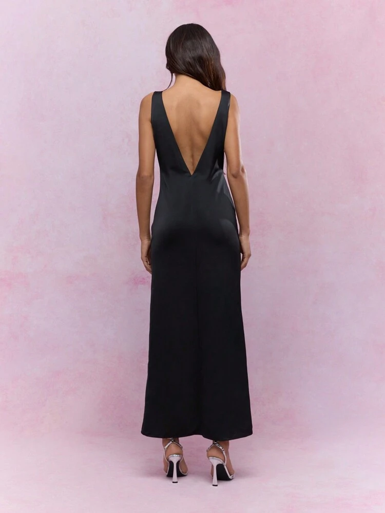 MISSGUIDED Vestido maxi sin mangas con escote en pico de satén