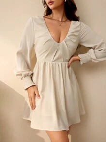 Aveloria Rosie 优雅 U 领褶饰灯笼袖收腰长裙