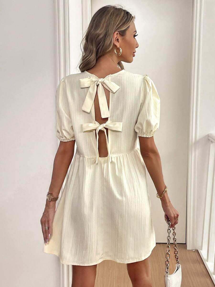 Chiquease 泡泡袖可爱蝴蝶结后背纹理 A 字连衣裙，秋季女装时尚 - 白色 - 查看 1