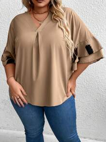 SHEIN CURVE+ Plus Size Women V-Neck Loose Casual Short Sleeve Blouse - Khaki - View 4