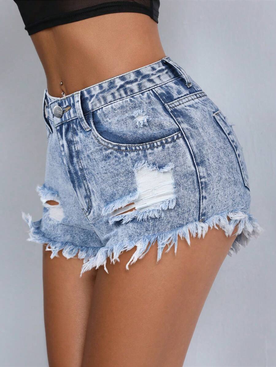 SHEIN PETITE 女式口袋破洞毛边休闲牛仔短裤 - 中等水洗藍 - 查看 1