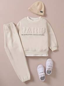 SHEIN Set de 2 piezas para niño joven: Camiseta de manga larga holgada con cuello redondo y estampado de letras distintivo, y pantalones con cordón de ajuste relajado. Conjunto versátil para diario, adecuado para volver al colegio y temporada deportiva, en color beige