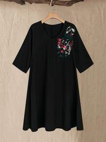 SHEIN LUNE Women's V-Neck Midi Dress With Floral Embroidery, Casual And Relaxed Fit