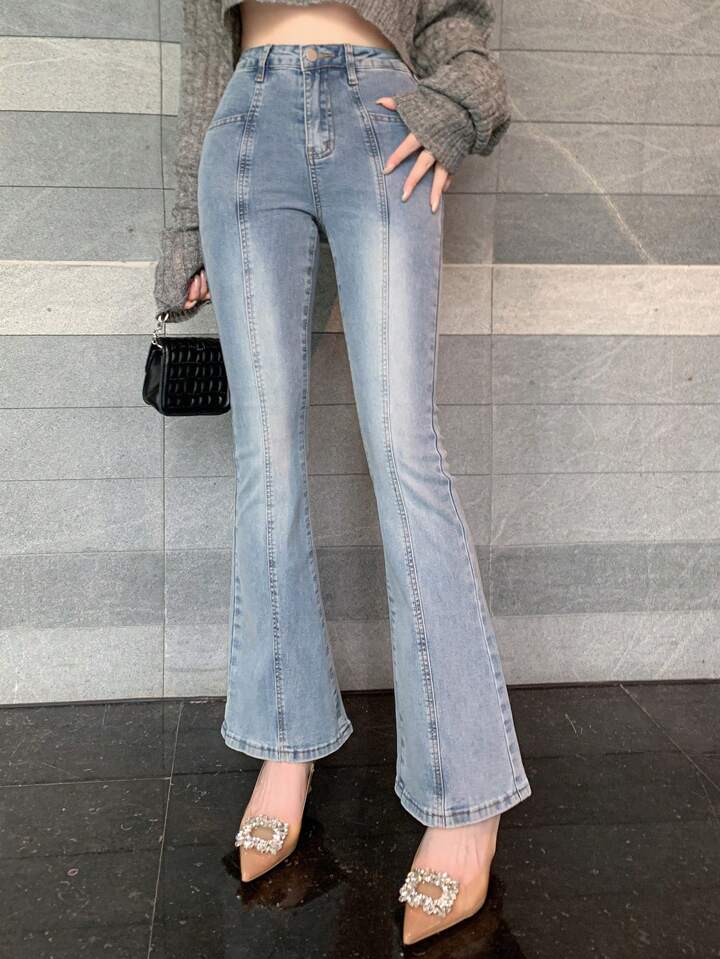 綺麗なシルエット【Dior】フレアジーンズ 24SS デニム DIOR | デニム＆ジーンズ |ウィメンズ｜ディオール公式