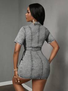 Slaydiva 女士夏季翻领短袖扭纹镂空工装口袋性感牛仔连衣裙 - 淺灰色 - 查看 2