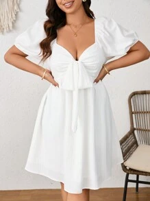 SHEIN Frenchy Mùa hè Bridgerton Nắp Tay Nơ Thắt Nơ Mini Đầm Trắng Với Người Yêu Cổ Bridgerton Đầm Phong Cách Cũ Tiền Phong Cách Lót - trắng - Xem 4